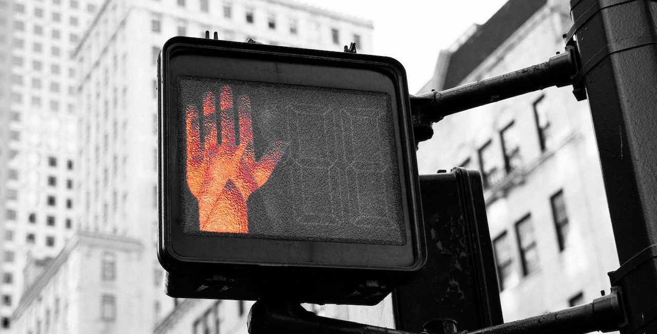 Pedestrian stop signal for the cross walk